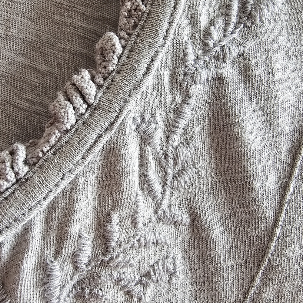 Embroidered Top - Picture 4 of 6